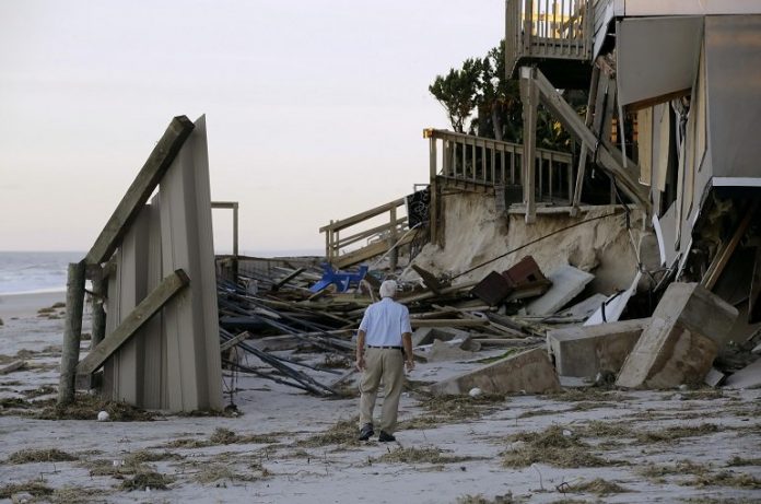 Obama signs Florida disaster declaration after Hurricane Matthew, makes aid available