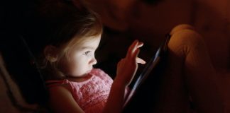 Scientists Find Link Between “Screen Time” and Sleep Quality Scientists Find Link Between “Screen Time” and Sleep Quality