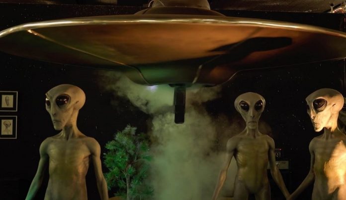 Researcher Predicts Extraterrestrials Discovered In 2017