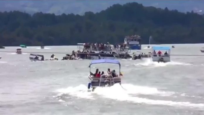 Colombia tourist boat sinks with 170 onboard, Six dead