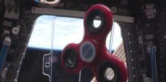 Astronauts perform spinner tricks in space (Watch) Astronauts perform spinner tricks in space (Watch)