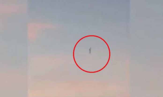 Vertical UFO Stuns Mexico in First 'Alien Sighting' of 2018 (Video)