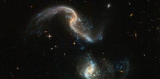 Hubble captures new image of two colliding galaxies (Picture) Hubble captures new image of two colliding galaxies (Picture)