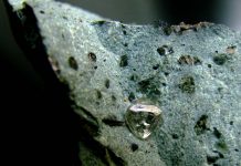 Scientist found diamond in the Erath’s mantle at the first time Researchers Discover New Form Of Ice Trapped In Diamonds
