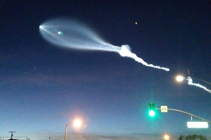 Another Roswell Story? Unidentified flying object spotted by pilots over Arizona
