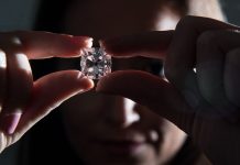 Researchers find way to bend, stretch diamond Researchers find way to bend, stretch diamond