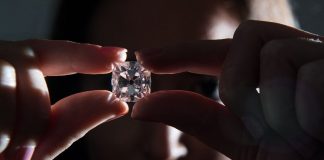 Researchers find way to bend, stretch diamond Researchers find way to bend, stretch diamond