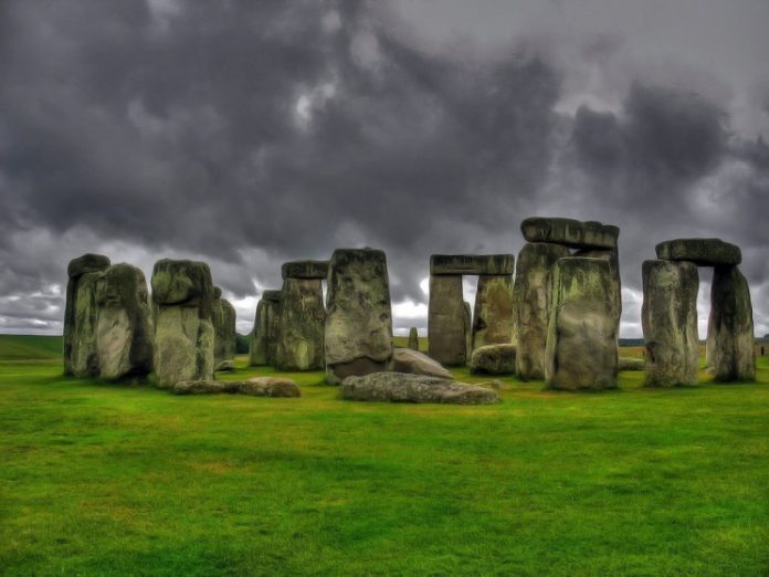 Reports: Builders of Stonehenge 'were skilled astronomers'