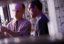 Tech: Chemists achieve unprecedented molecular triple jump with multi-ringed metal complexes — (Report)