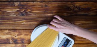 Study: Moderate carbohydrate intake may be best for health, study suggests — (Details)