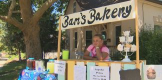 Bentlee Martinez is baking, Girl Sells Cupcakes to Buy Food for the Homeless Bentlee Martinez is baking, Girl Sells Cupcakes to Buy Food for the Homeless