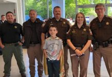 ‘Donut Boy’ Tyler Carach has delivered doughnuts to thank police officers 'Donut Boy' Tyler Carach has delivered doughnuts to thank police officers