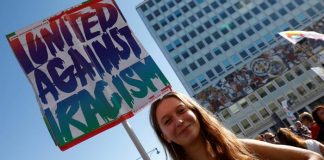 Germany far-right: Protests against politics draw thousands, Report Germany far-right: Protests against politics draw thousands, Report