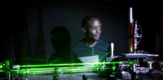 Tech: New device for manipulating and moving tiny objects with light — (Report)