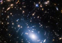 Tech: Faint starlight in Hubble images reveals distribution of dark matter — (Report)