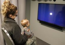 Offbeat: Hearing and deaf infants process information differently —