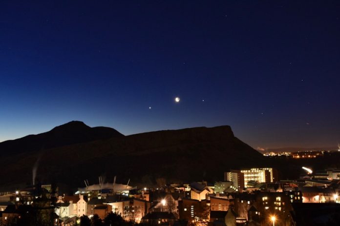 Venus and Jupiter align to create spectacle in the sky (Photo)