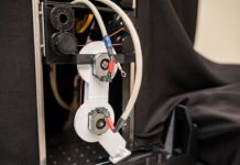 Research: New AI algorithms could allow robots to learn to move by themselves, imitating animals —