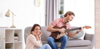 Study: Singing a song in your head prior to actual performance might be counterproductive — (Details)