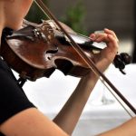 Study: Musical training improves the ability to tune out distractions, and the more training, the better the control, study finds — (Details)