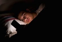 Research: Screen time — even before bed — has little impact on teen well-being —