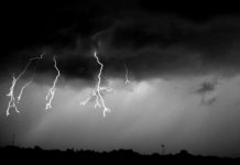 Research: Unusual phenomenon in clouds triggers lightning flash —