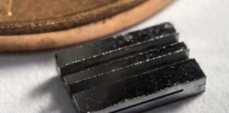 Tech: Atomic beams shoot straighter via cascading silicon peashooters — (Report)