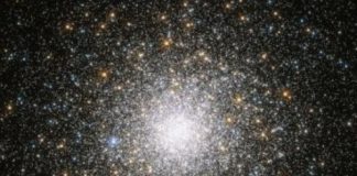 Tech: Hubble snaps a crowded cluster — (Report)