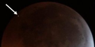 Research: The space rock that hit the moon at 61,000 kilometers an hour —