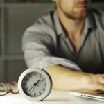 Study: Night owls can ‘retrain’ their body clocks to improve mental well-being and performance — (Details)