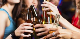 Young drinkers more ‘selfie-conscious,’ Says New Study Young drinkers more ‘selfie-conscious,’ Says New Study
