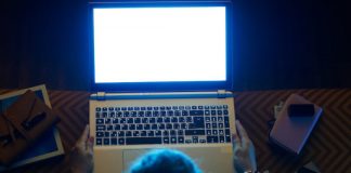 Study: Daily exposure to blue light may accelerate aging, even if it doesn’t reach your eyes — (Details)