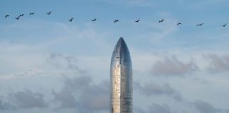 Elon Musk unveils SpaceX rocket designed to get to Mars and back, Report Elon Musk unveils SpaceX rocket designed to get to Mars and back, Report