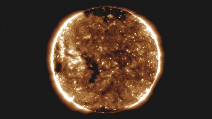 Study: First results from close to the Sun
