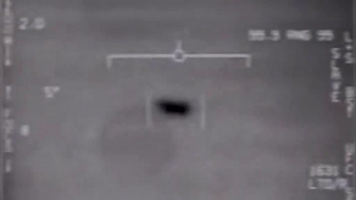 UFO: Pilot Breaks Silence after 15 years to reveal what he REALLY saw