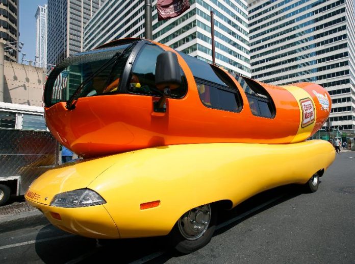 Oscar Mayer hiring 'Hotdogger' to drive the Wienermobile, Report