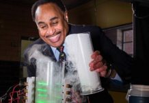 Time Travel: This Astrophysicist Wants to Build a Time Machine Time Travel: This Physicist Wants to Build a Time Machine