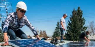 Report: For cheaper solar cells, thinner really is better Report: For cheaper solar cells, thinner really is better