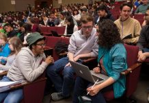 Study finds gender differences in active learning classrooms (Study)