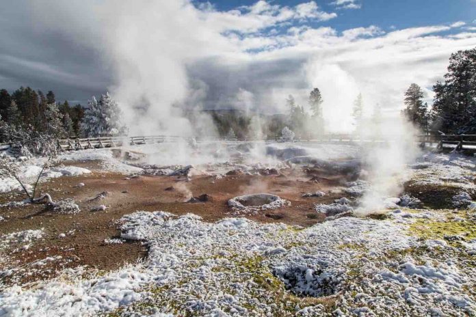 Report: Discovery of ancient super-eruptions indicates the Yellowstone hotspot may be waning