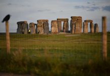 Researchers find prehistoric underground structures near Stonehenge Researchers find prehistoric underground structures near Stonehenge