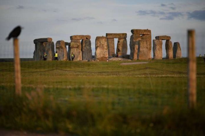 Researchers find prehistoric underground structures near Stonehenge