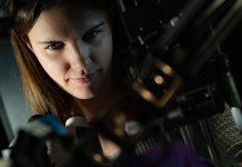 Tech: Cartwheeling light reveals new optical phenomenon Cartwheeling light reveals new optical phenomenon