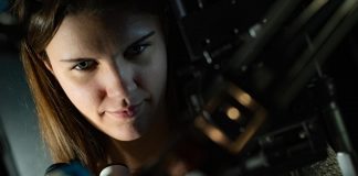 Tech: Cartwheeling light reveals new optical phenomenon Cartwheeling light reveals new optical phenomenon