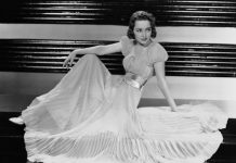 Olivia de Havilland, ‘Gone With the Wind’ Star, Dies at age 104 Olivia de Havilland, 'Gone With the Wind' Star, Dies at age 104