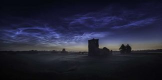 Photo: Rare night clouds may be warning sign of climate crisis Photo: Rare night clouds may be warning sign of climate crisis