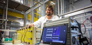 Ecological power storage battery made of vanillin
