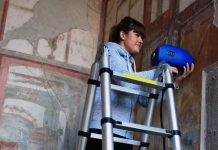 Archaeology: Pyroclasts protect the paintings of Pompeii buried but damage them when they are unearthed