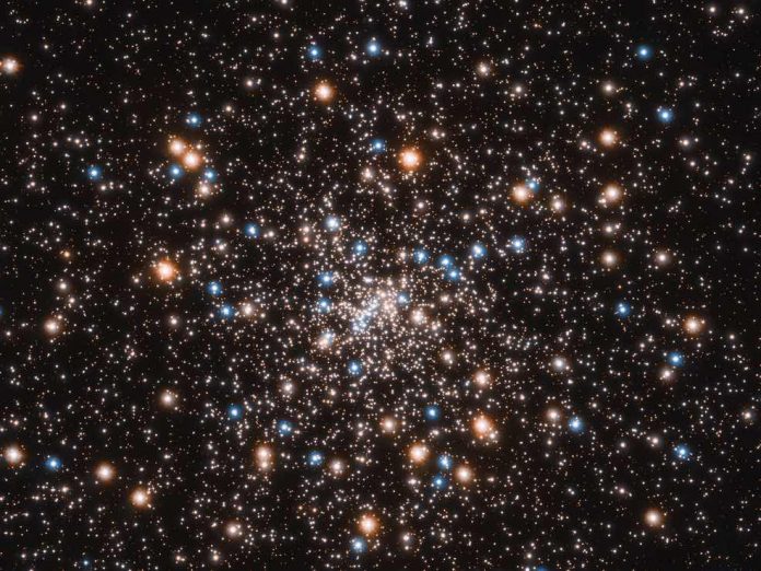 Astronomers find clump of black holes inside the heart of globular cluster