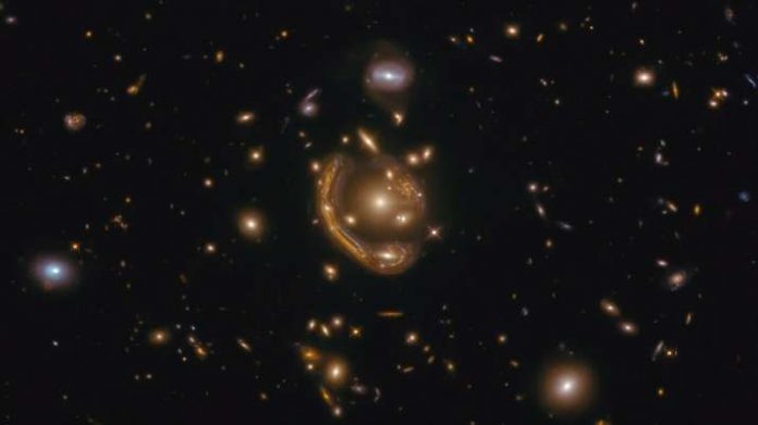 Researchers pinpoint age of molten 'Einstein ring'